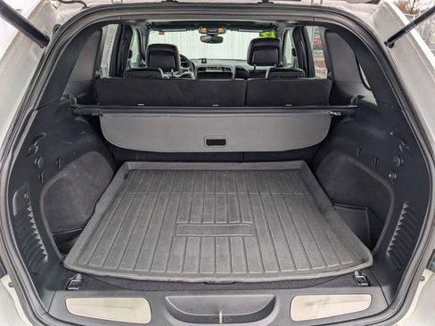 Used 2019 Jeep Grand Cherokee Limited image 27