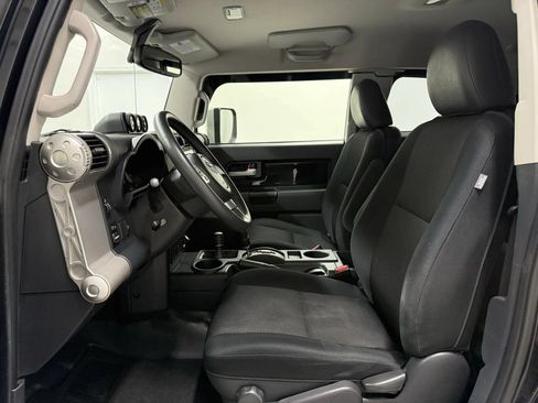 Used 2014 Toyota FJ Cruiser 4WD w/ Upgrade Package image 14