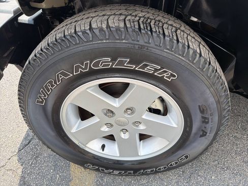 Used 2018 Jeep Wrangler Unlimited Sport S AWD/4WD image 29