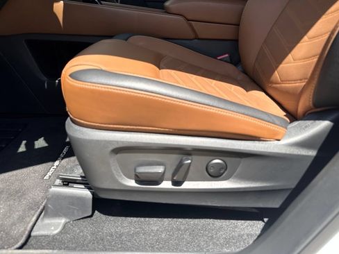 Certified 2025 Nissan Pathfinder Platinum w/ Cargo Package FWD image 10