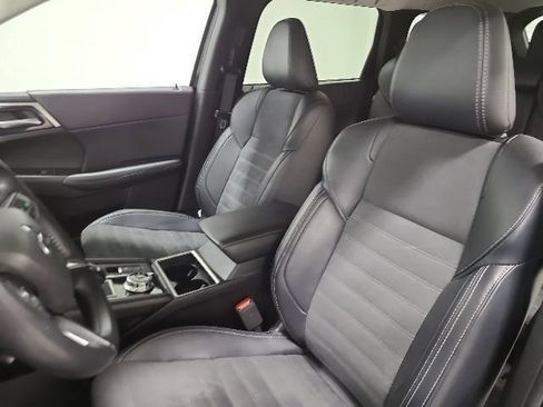 Used 2024 Mitsubishi Outlander SE FWD image 18