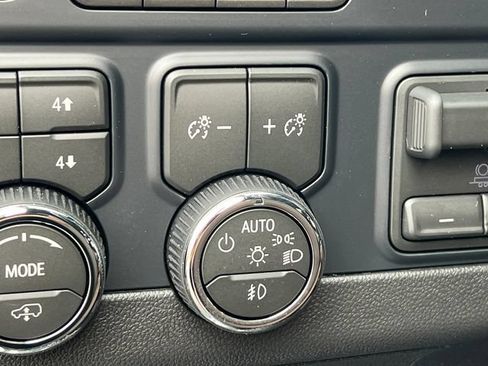New 2026 Chevrolet Tahoe High Country AWD/4WD image 22