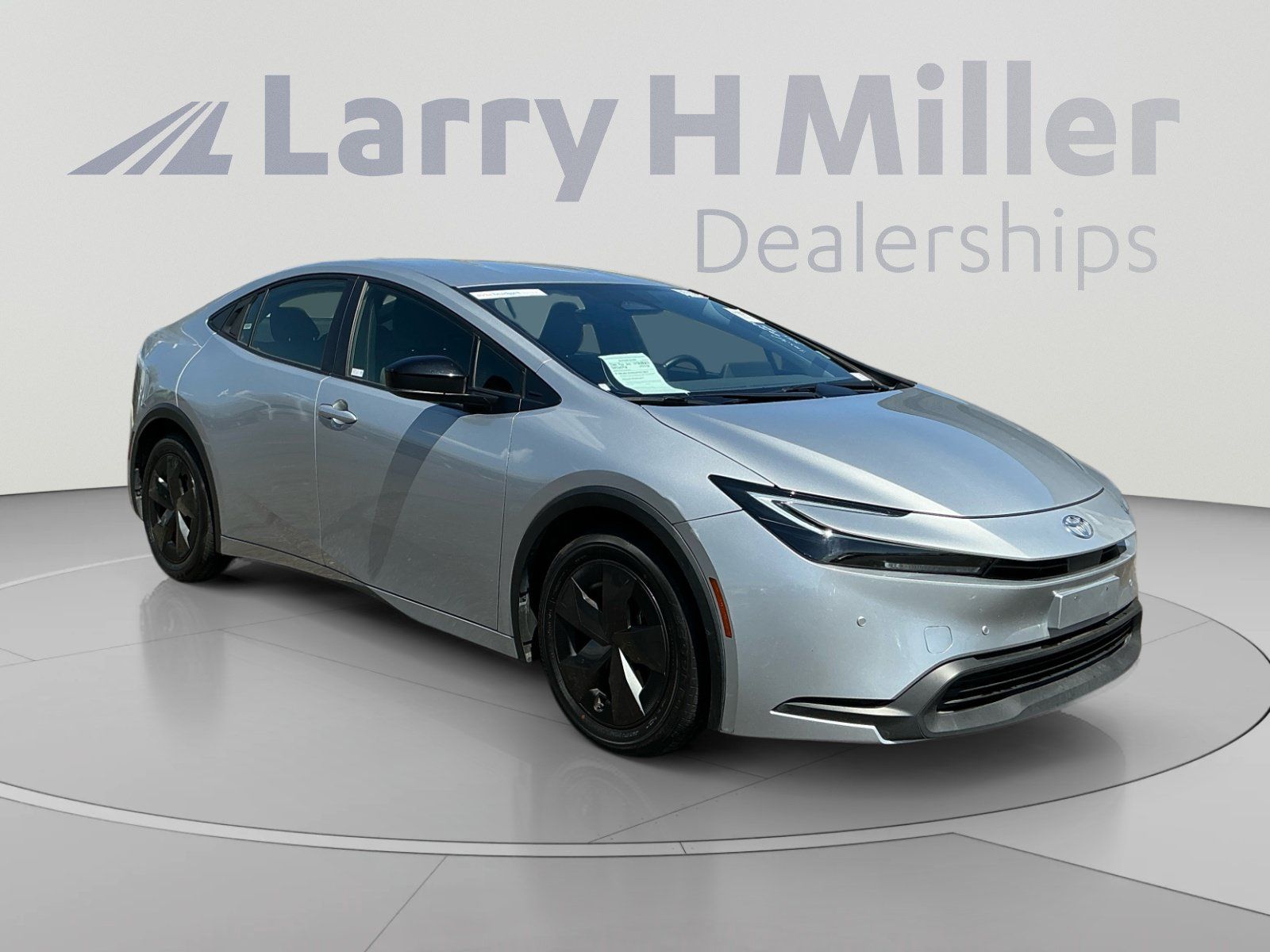 Certified 2025 Toyota Prius LE FWD image 7
