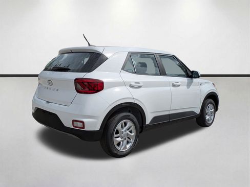 New 2026 Hyundai Venue SE FWD image 5