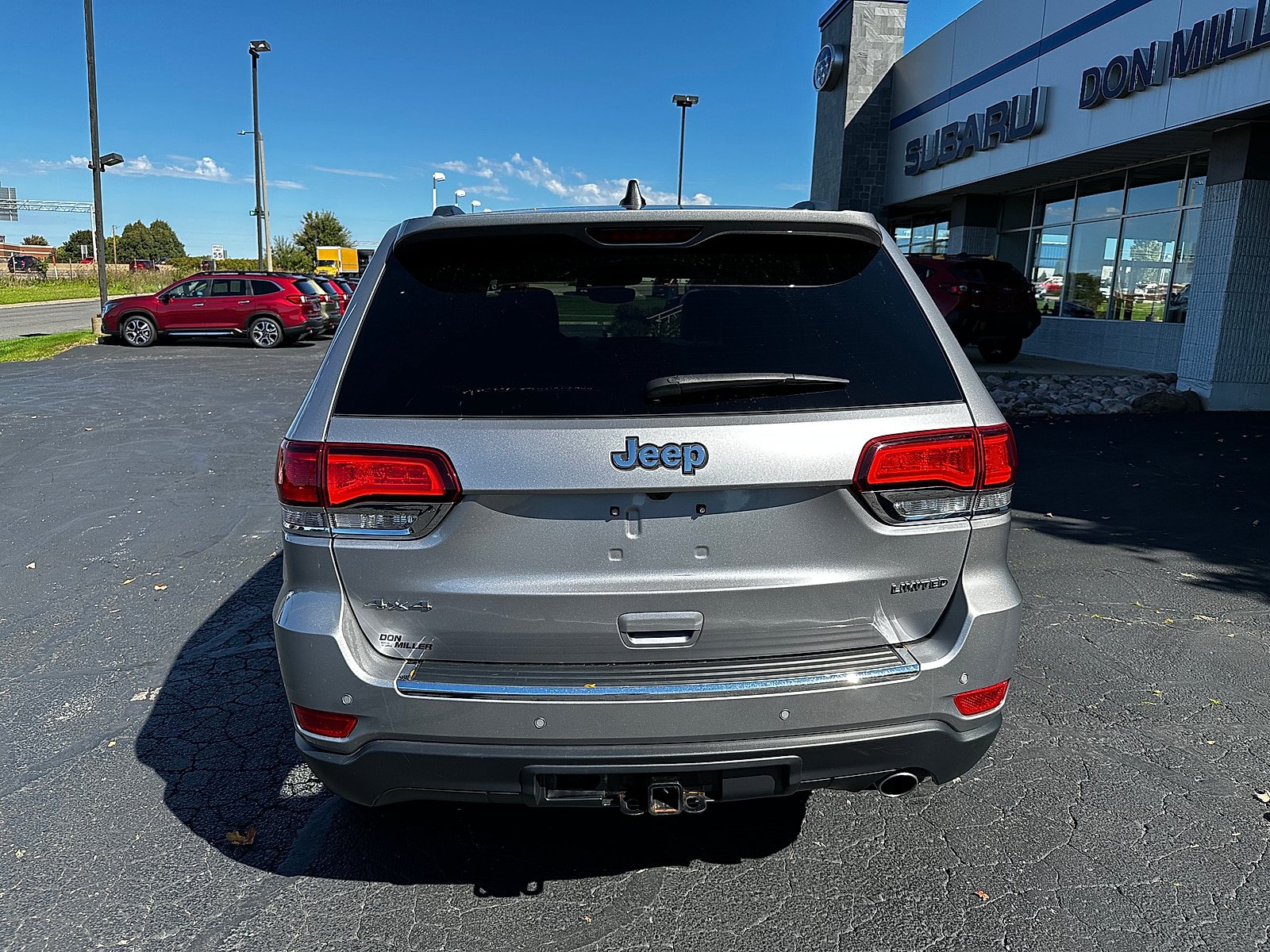 Used 2020 Jeep Grand Cherokee Limited w/ Premium Lighting Group AWD/4WD image 4