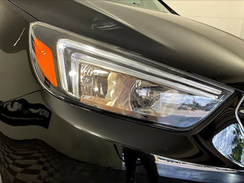 Used 2022 Buick Encore Preferred image 26