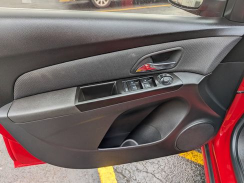 Used 2014 Chevrolet Cruze LT image 14