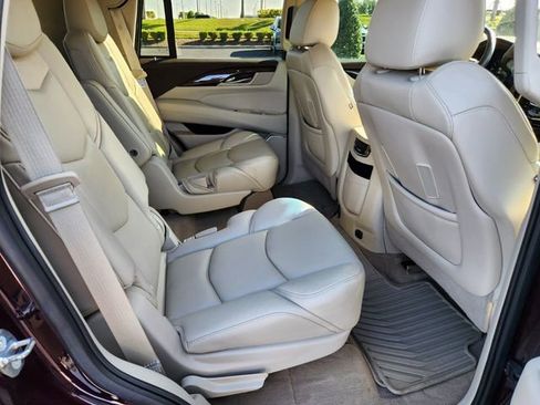 Used 2017 Cadillac Escalade 2WD image 23
