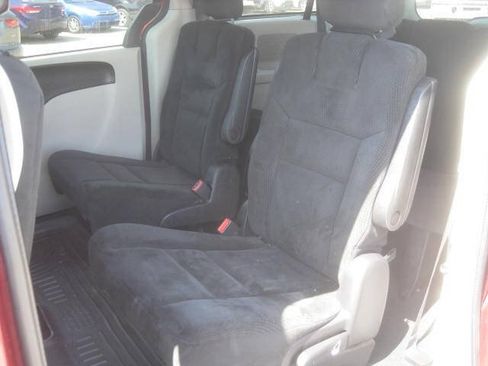 Used 2016 Dodge Grand Caravan SXT FWD image 12