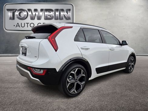 Certified 2023 Kia Niro SX Touring image 5