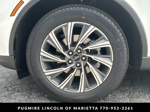 New 2026 Lincoln Aviator 2WD image 29