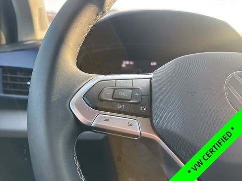 Used 2022 Volkswagen Taos SE image 16