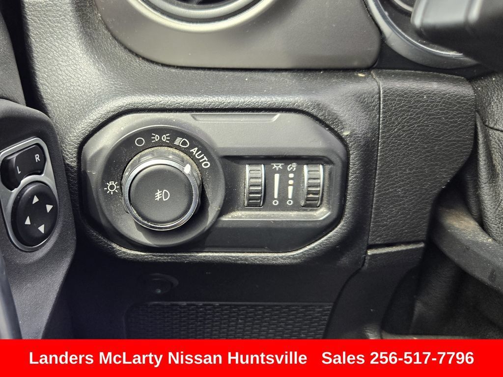Used 2021 Jeep Wrangler Unlimited Sport AWD/4WD image 27