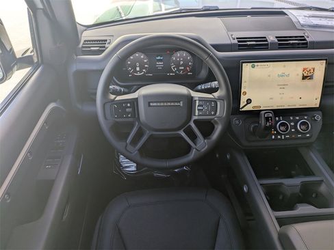 New 2026 Land Rover Defender 110 X-Dynamic SE image 18