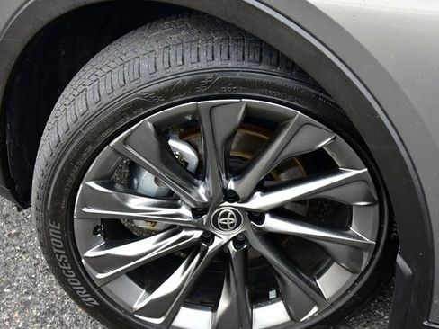 Used 2023 Toyota Crown Limited image 35