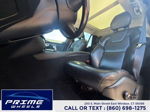 Used 2016 Volvo XC90 T6 Momentum w/ Momentum Plus Package AWD/4WD image 8