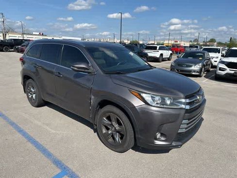 Used 2017 Toyota Highlander Limited Platinum image 25