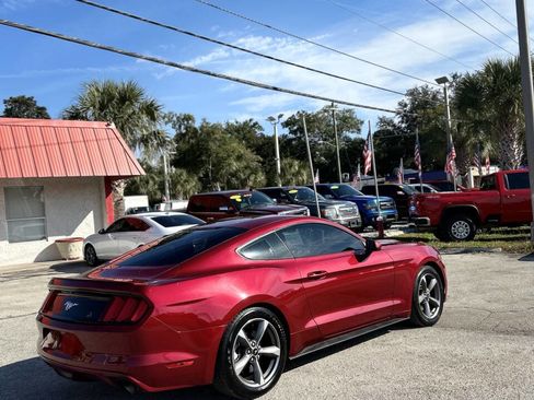 Used 2017 Ford Mustang Coupe image 5