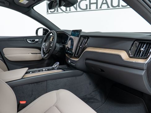 New 2026 Volvo XC60 B5 Core AWD/4WD image 21