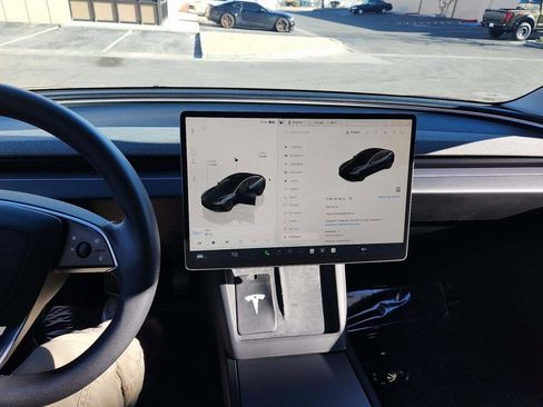 Used 2024 Tesla Model 3 Standard Range image 6
