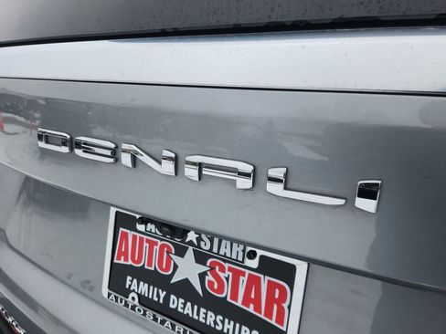 Used 2025 GMC Yukon Denali image 30