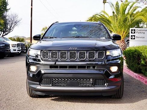 Used 2026 Jeep Compass Latitude image 5