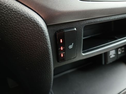 Used 2022 Honda Pilot Sport image 13