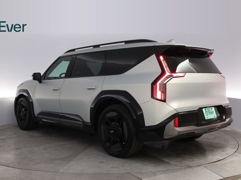 Used 2024 Kia EV9 GT-Line image 17