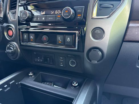 Used 2017 Nissan Titan Platinum Reserve AWD/4WD image 20
