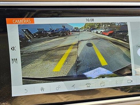 Used 2020 Land Rover Range Rover HSE image 11