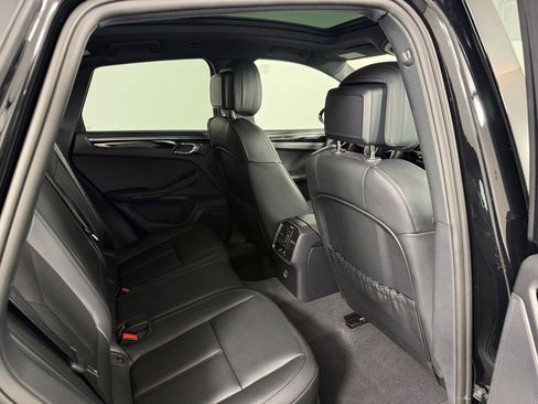 Certified 2026 Porsche Macan AWD/4WD image 17