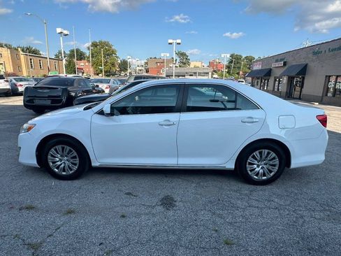 Used 2014 Toyota Camry LE FWD image 5