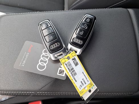 Certified 2023 Audi e-tron Premium Plus w/ Premium Plus Package image 10