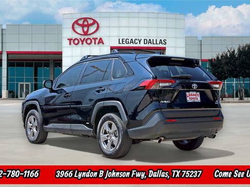 Used 2025 Toyota RAV4 LE AWD/4WD image 7