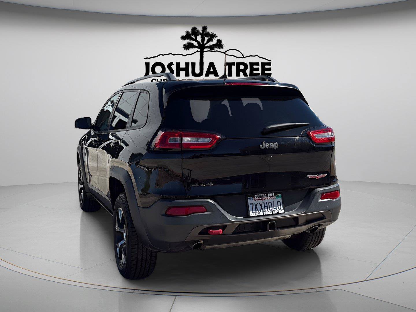 Used 2017 Jeep Cherokee Trailhawk w/ Comfort/Convenience Group AWD/4WD image 9