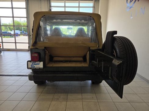 Used 1997 Jeep Wrangler SE AWD/4WD image 12