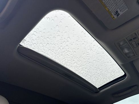 Used 2009 Toyota Venza AWD V6 w/ Premium Pkg #2 image 10