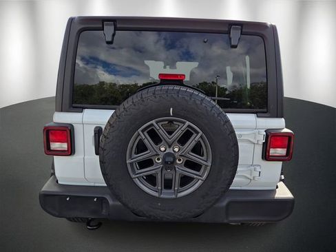 Used 2025 Jeep Wrangler Unlimited Sport AWD/4WD image 5