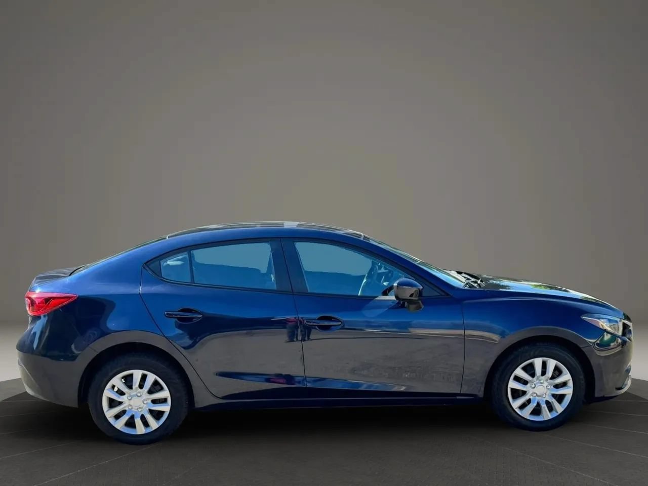 Used 2016 MAZDA MAZDA3 i Sport FWD image 4