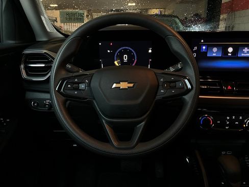 Used 2025 Chevrolet TrailBlazer LT image 30