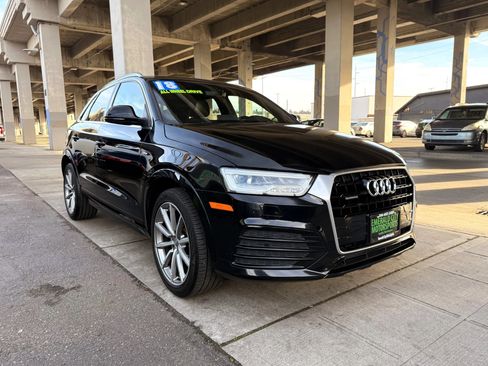Used 2018 Audi Q3 2.0T Premium Plus w/ Premium Plus Package AWD/4WD image 2