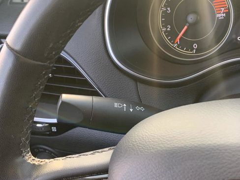 Used 2023 Jeep Cherokee Altitude Lux image 19