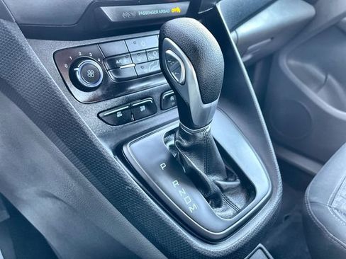 Used 2022 Ford Transit Connect XLT image 16
