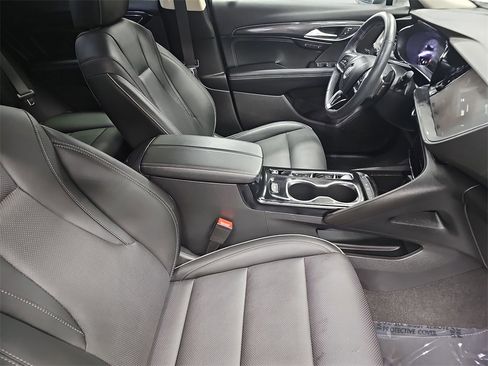 Used 2023 Buick Envision Essence image 10