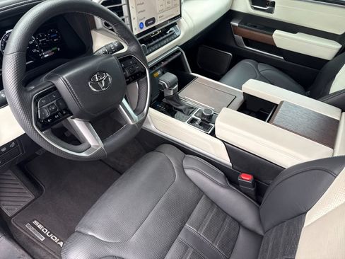 Used 2023 Toyota Sequoia Capstone AWD/4WD image 11