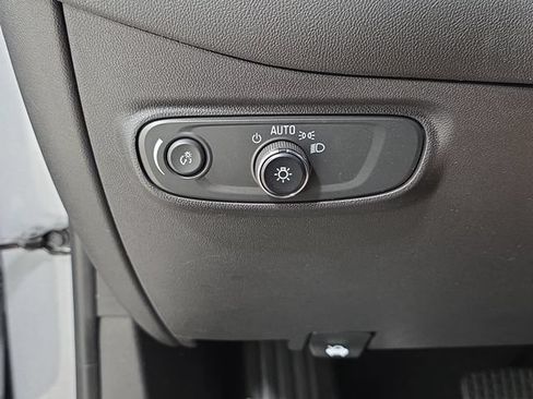Used 2023 Chevrolet Equinox RS FWD image 26