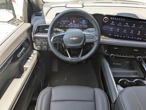 New 2025 Chevrolet Suburban Premier w/ Sun And Tow Package image 4