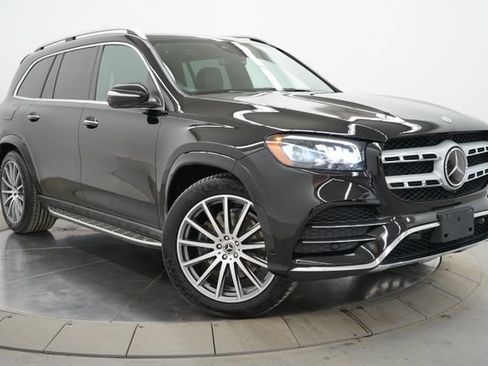 Used 2023 Mercedes-Benz GLS 450 4MATIC image 3