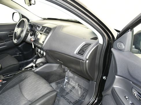 Used 2025 Mitsubishi Outlander Sport ES image 39