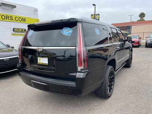 Used 2018 Cadillac Escalade ESV Premium Luxury image 3
